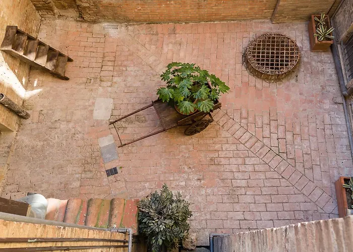 Casatorre Dei Leoni Dimora Storica Bed & Breakfast Siena
